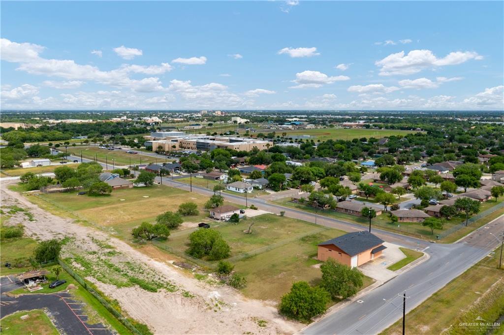 Photo 4 of 2021 Lozano Street