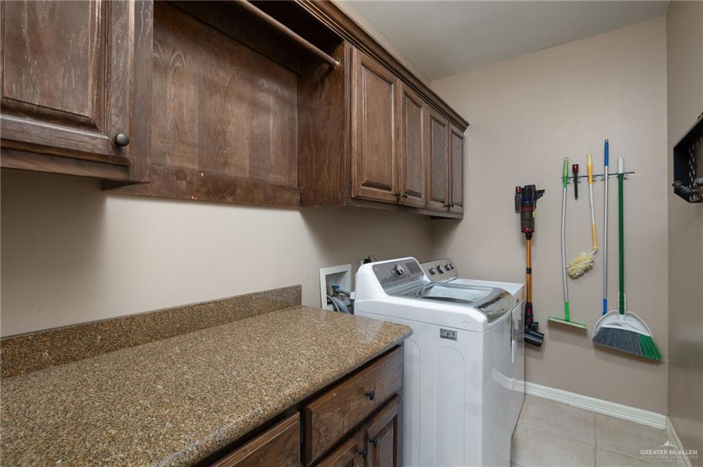 Photo 18 of 707 Drennan Street