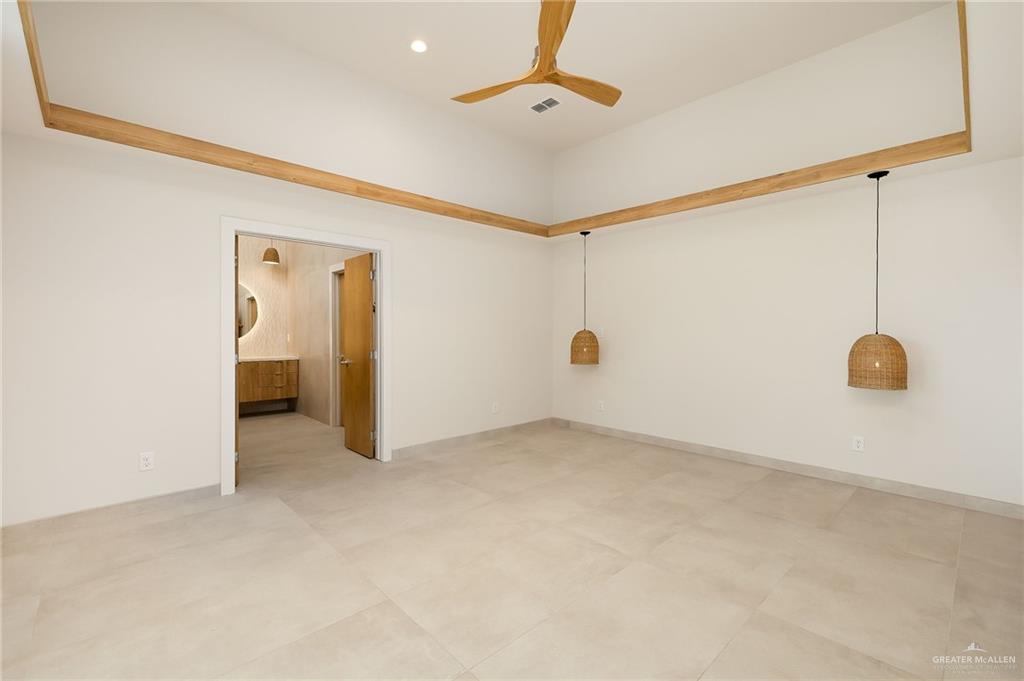 Photo 15 of 3717 Zenker Avenue