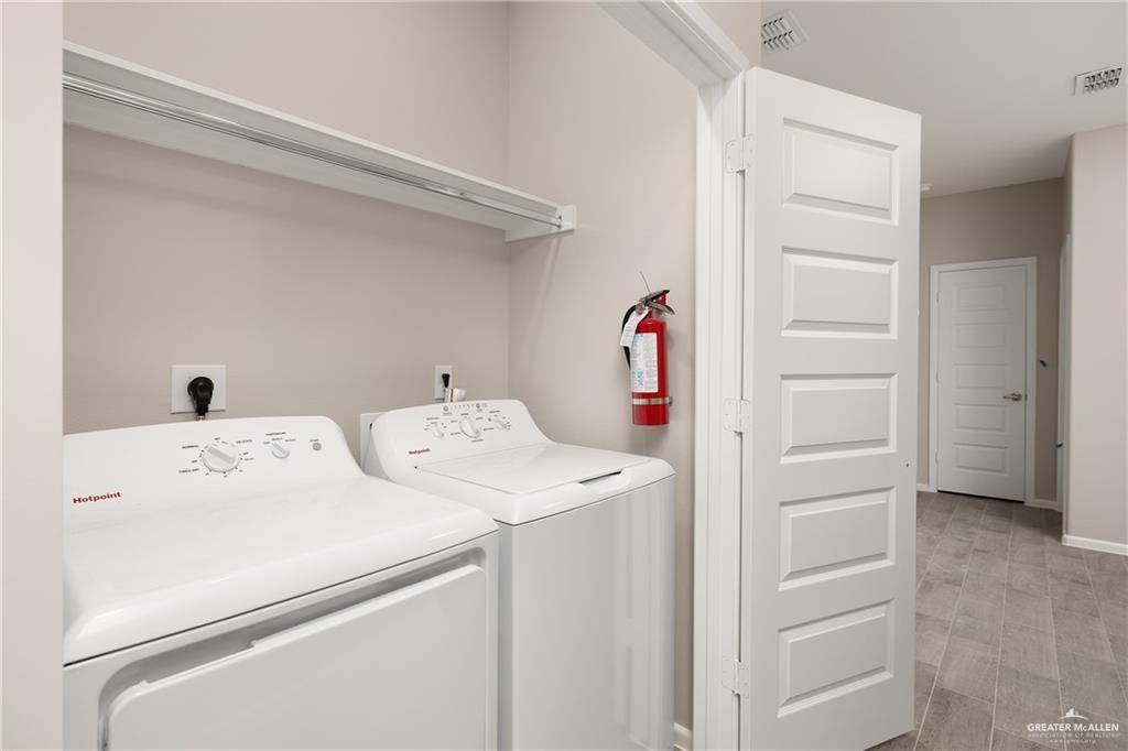 Photo 26 of 2704 Harrison Avenue #4