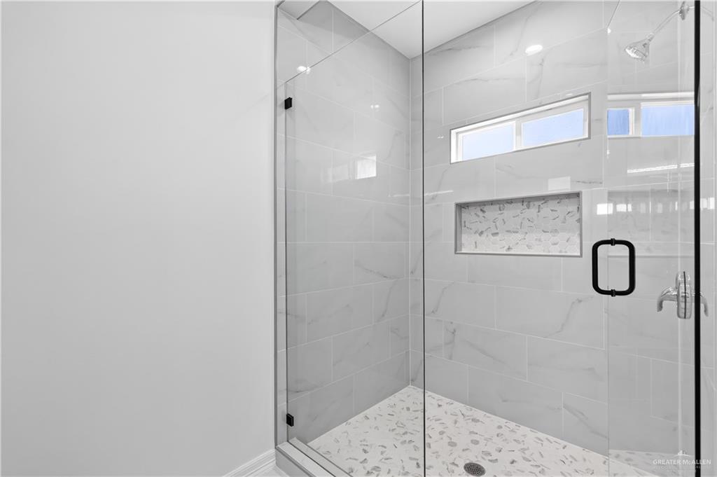 Photo 14 of 1044 Nina Avenue