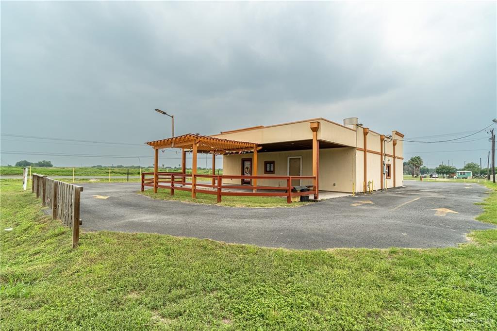 Photo 4 of 4951 Fm 493