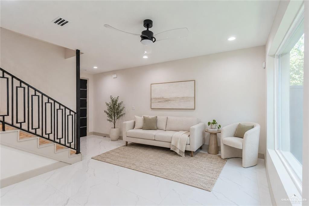 Photo 4 of 208 Canary Avenue