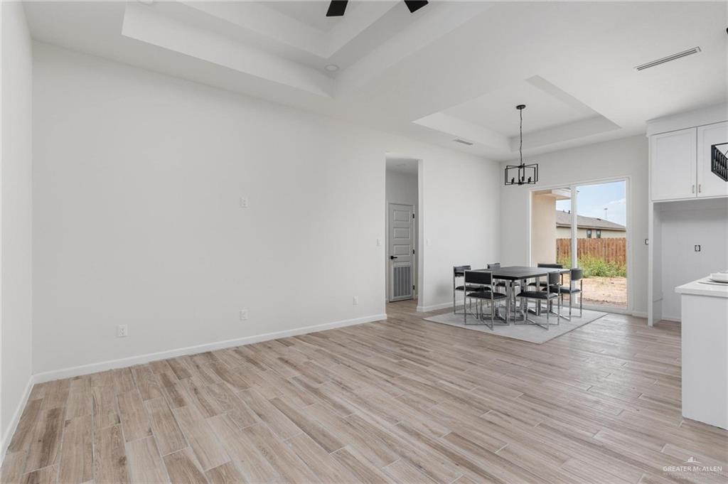 Photo 9 of 2120 Zinnia Street