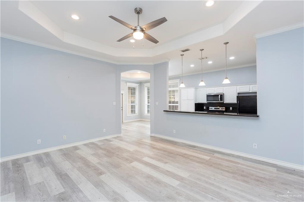 Photo 3 of 708 Excalibur Street