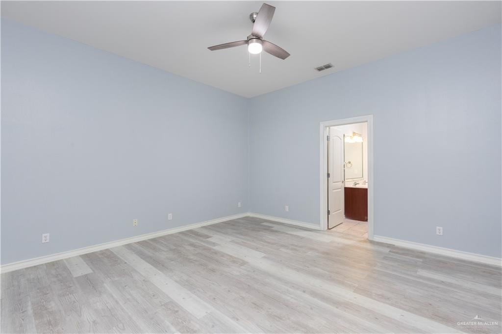 Photo 6 of 708 Excalibur Street