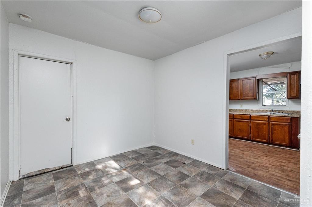 Photo 10 of 408 Villarreal Street