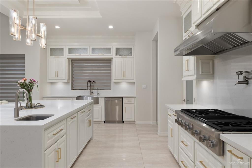 Photo 10 of 4552 Estancia Parkway