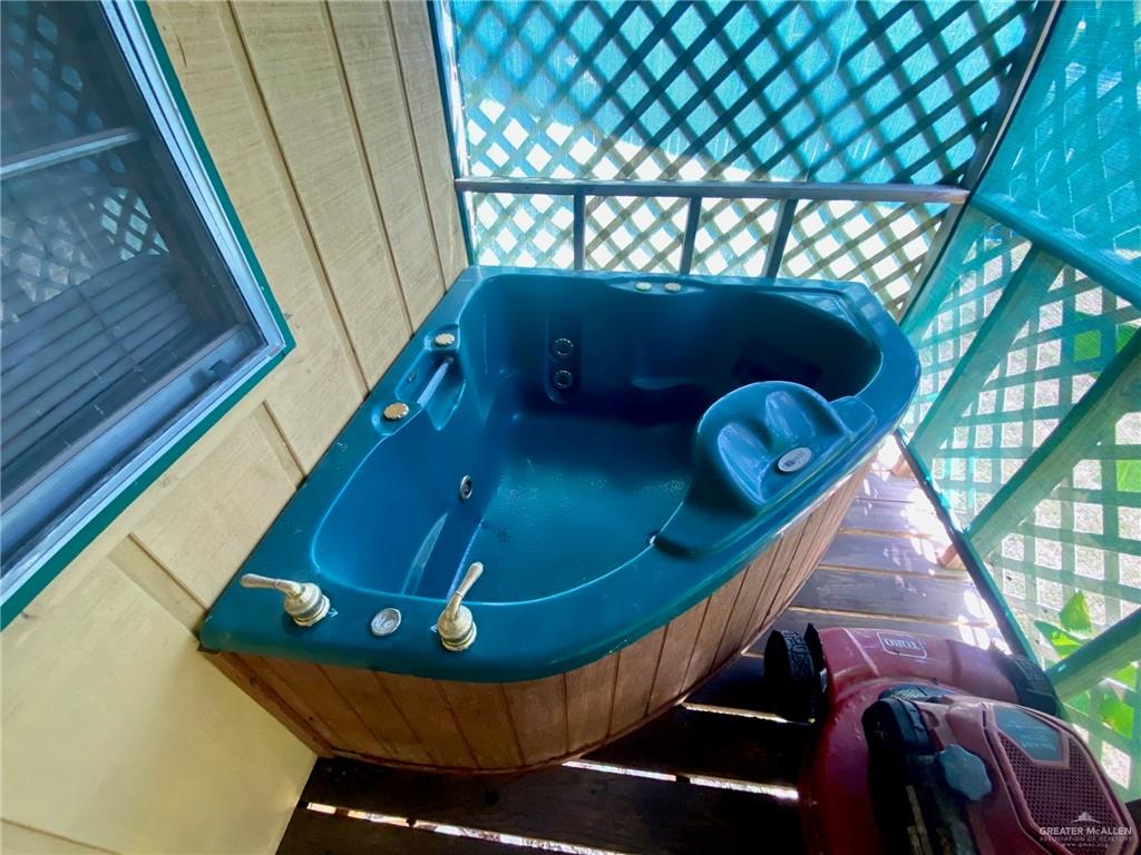 Photo 11 of 15240 King Street