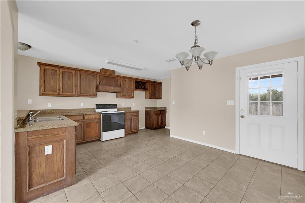 Photo 4 of 1607 Omni Avenue #4