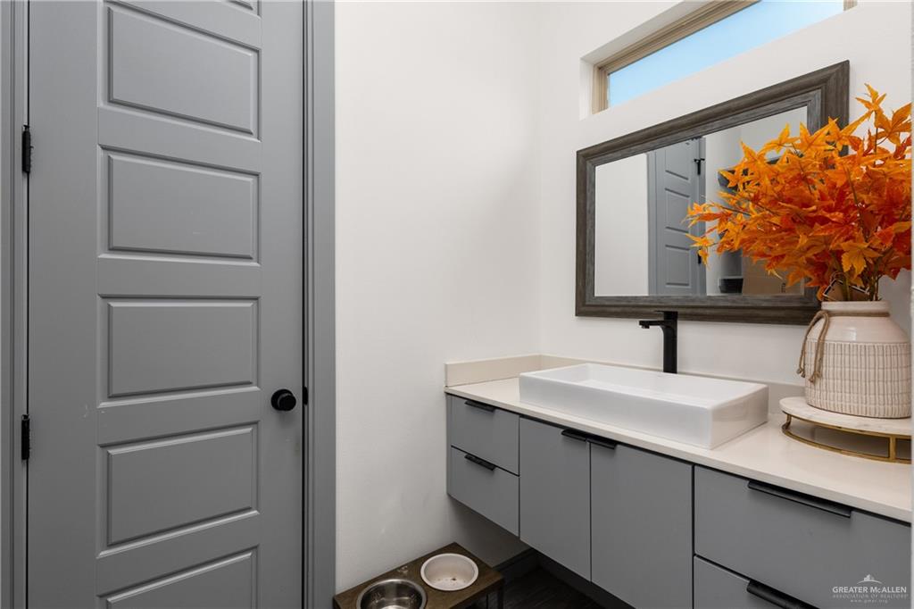 Photo 20 of 3072 Basque Street
