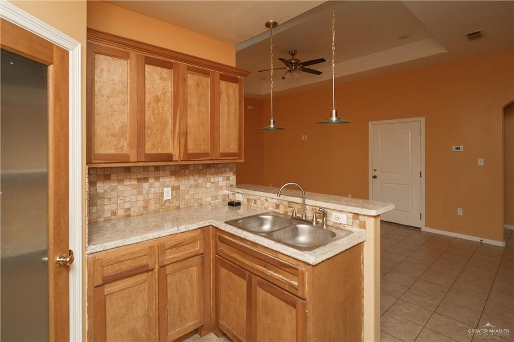 Photo 7 of 225 Lemon Drive