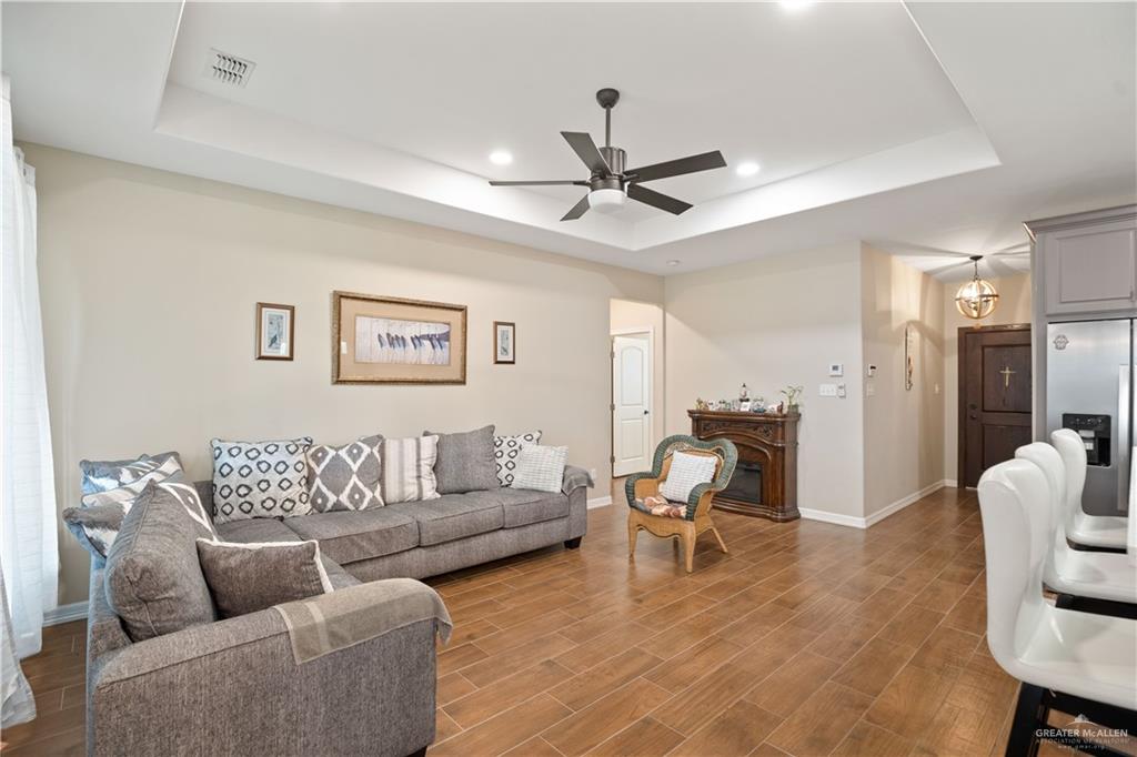 Photo 6 of 428 Gonzalez Street