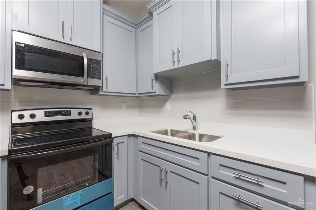 Photo 6 of 3405 Zinnia Avenue #2
