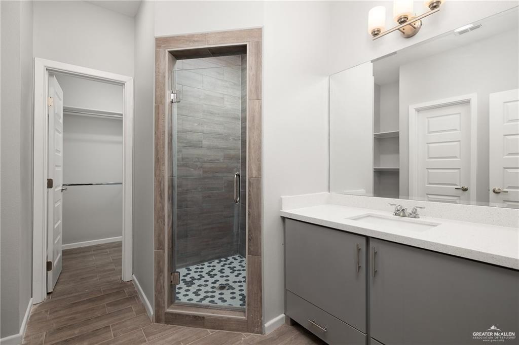 Photo 14 of 1601 Hyatt Avenue #6
