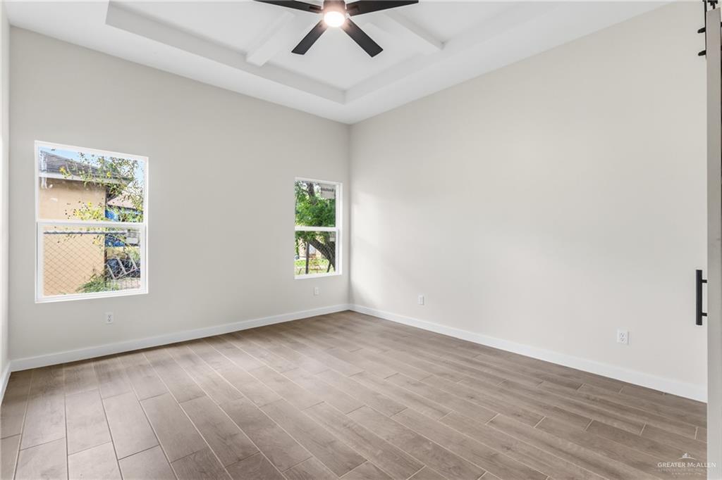 Photo 14 of 601 Falcon Avenue