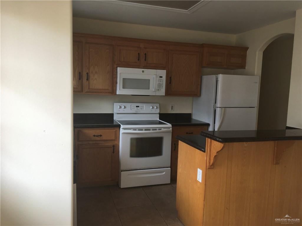Photo 8 of 4008 Parkplace Avenue #1