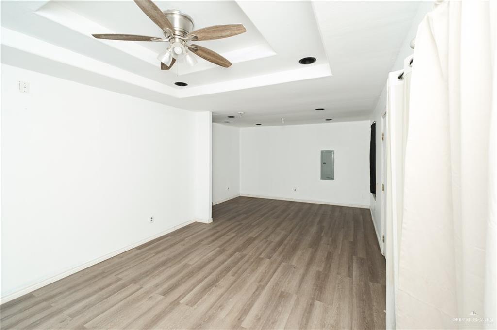 Photo 4 of 4704 Uranus Street