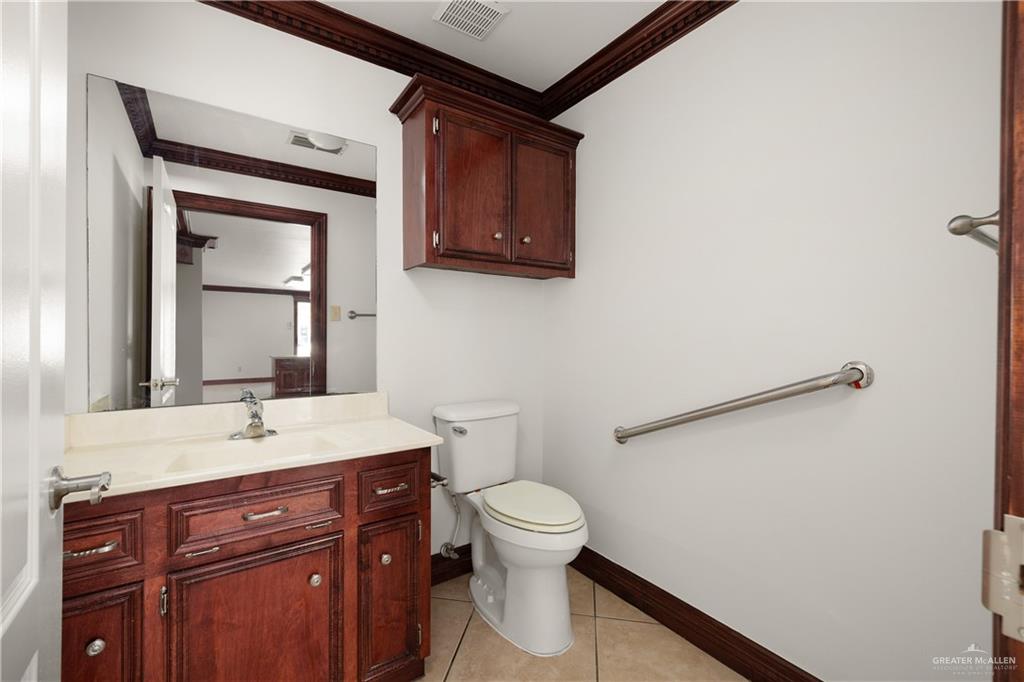 Photo 7 of 1709 Mozelle Drive