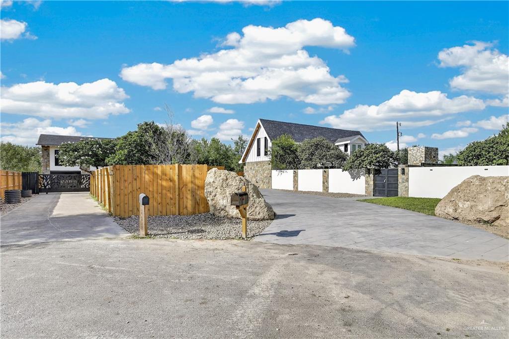 Photo 37 of 12303 Lakeview Drive #A
