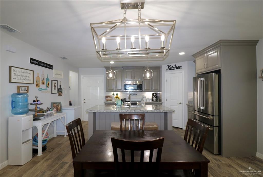 Photo 7 of 311 Spanish Oak Avenue