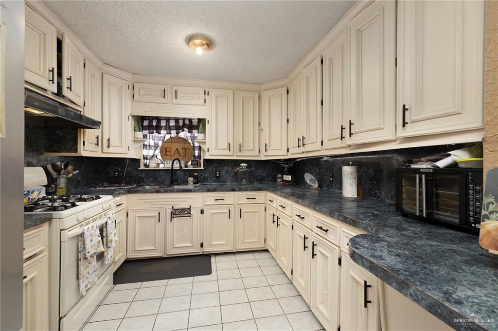 Photo 7 of 1069 Paisano Street