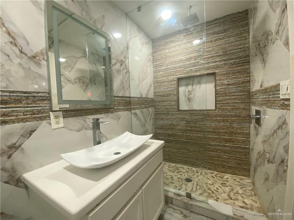 Photo 31 of 2208 Dahlia Street