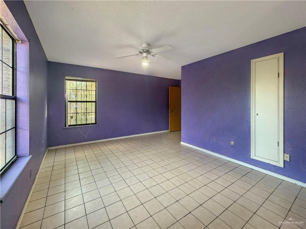 Photo 15 of 2211 Hackberry Avenue