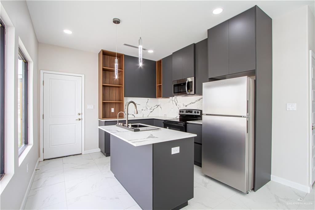 Photo 4 of 4220 Hummingbird Avenue #78