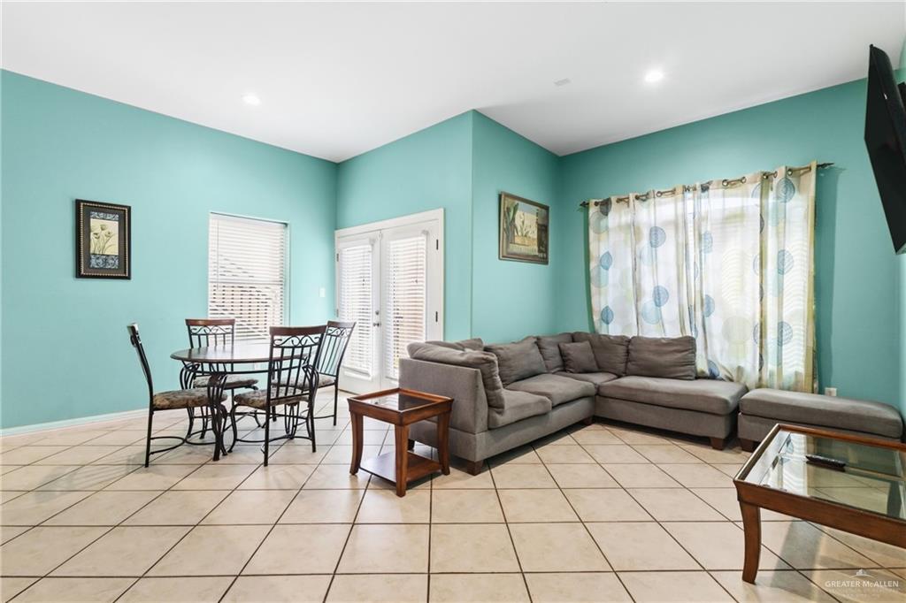 Photo 2 of 103 Gardenia Street #6
