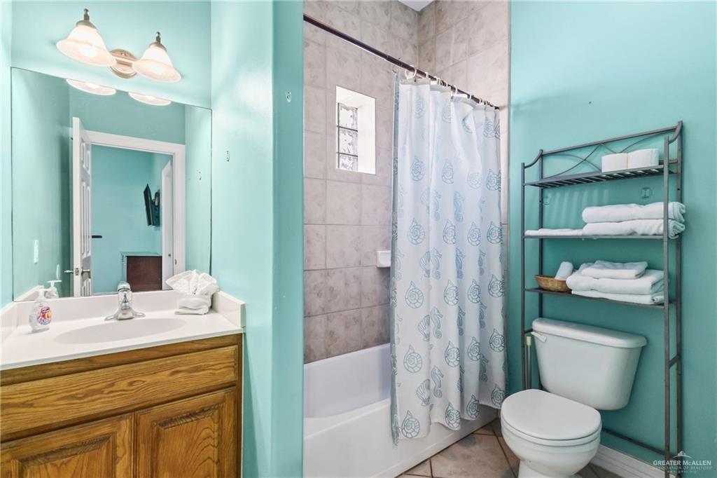 Photo 9 of 103 Gardenia Street #6