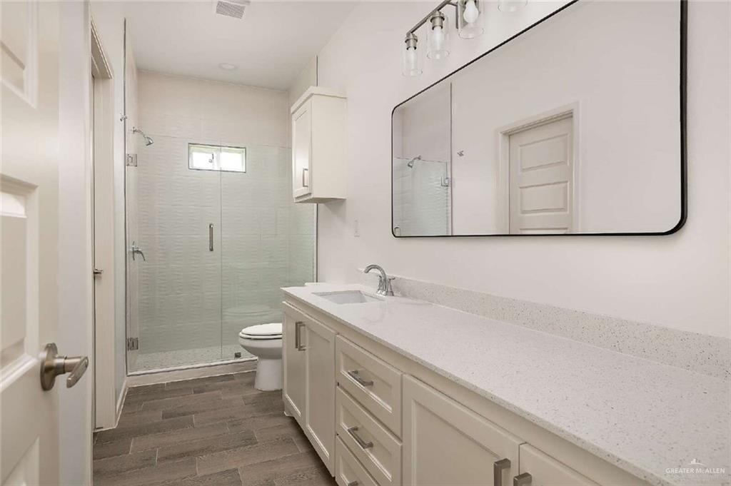 Photo 9 of 2613 Hayes Avenue #2