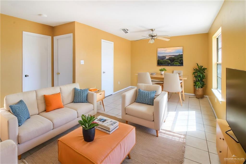 Photo 3 of 1309 Saint Francis Avenue #19