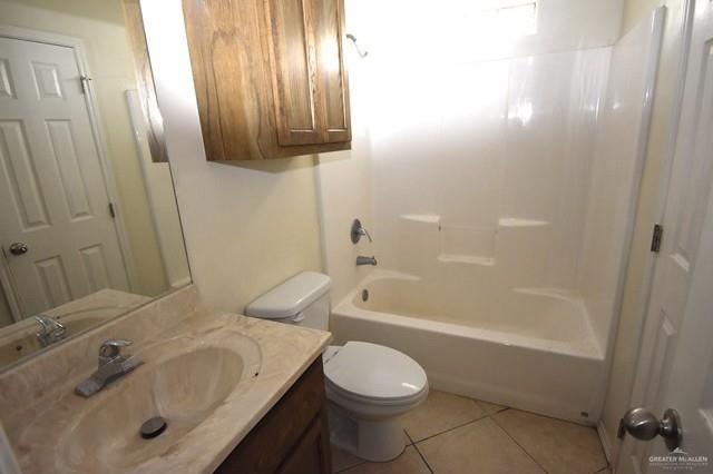 Photo 5 of 320 Albatross Avenue