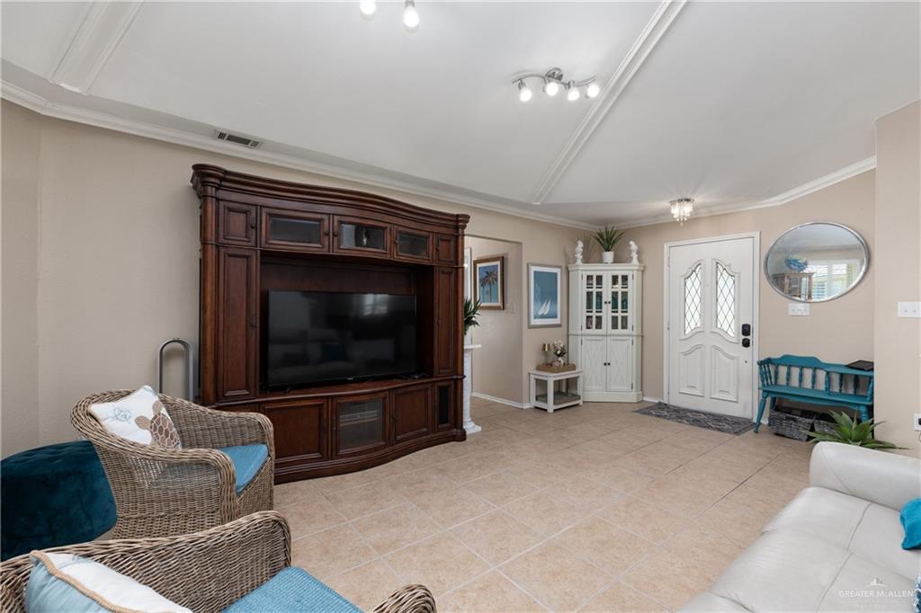 Photo 5 of 2732 Rhett Drive