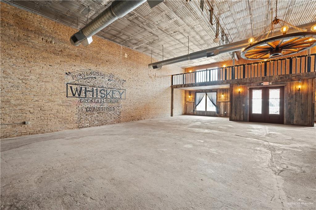 Photo 7 of 221 Kleberg Avenue