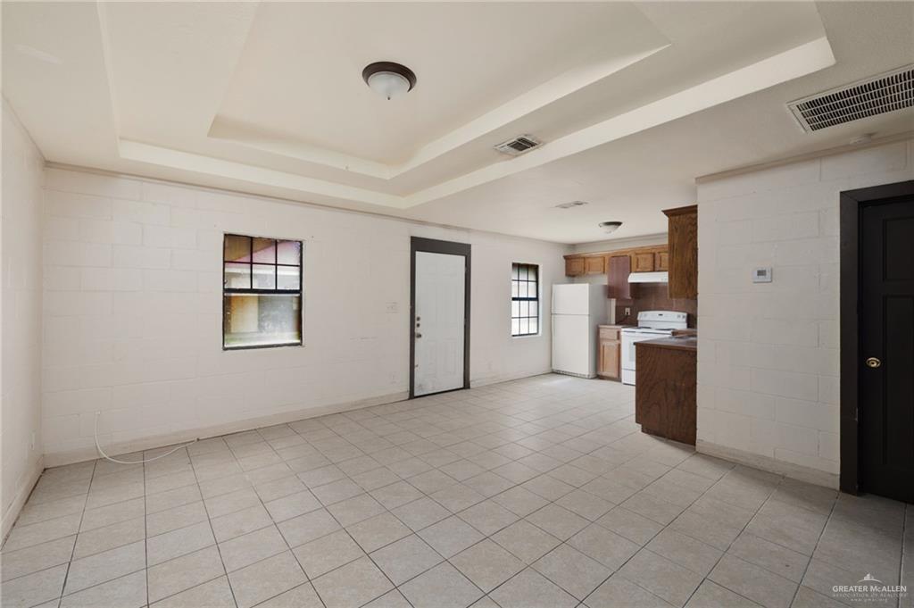 Photo 3 of 301 Elida Street