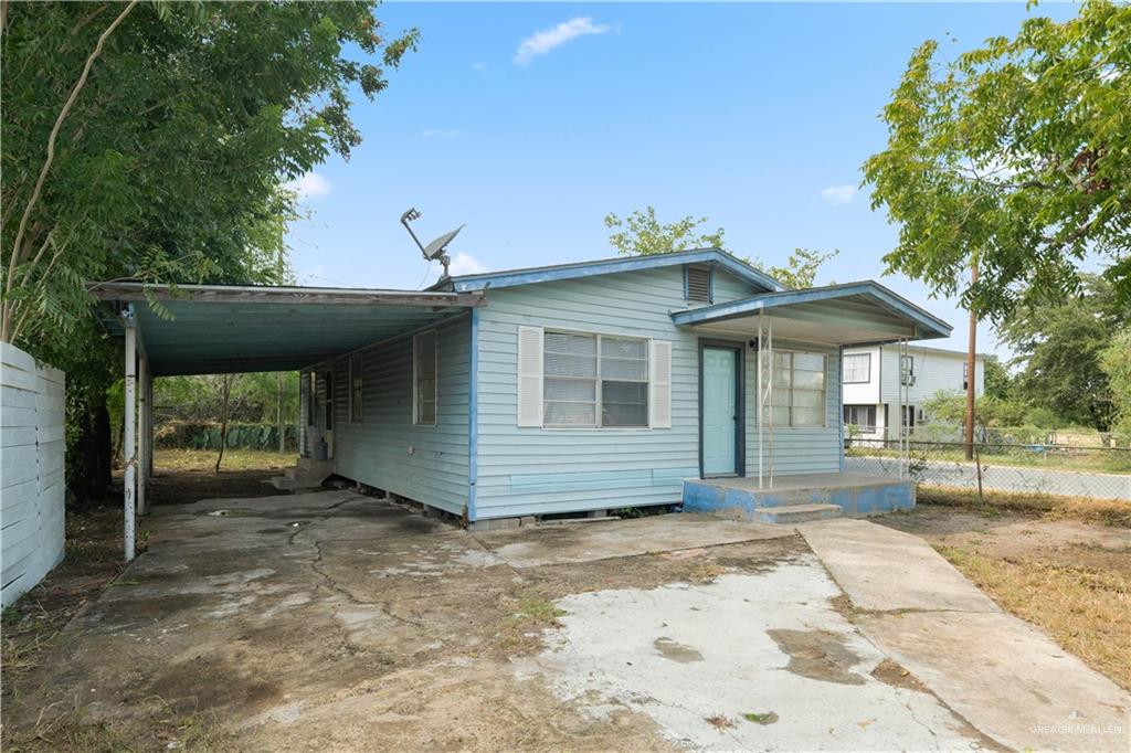 Photo 11 of 733 Esperanza Street