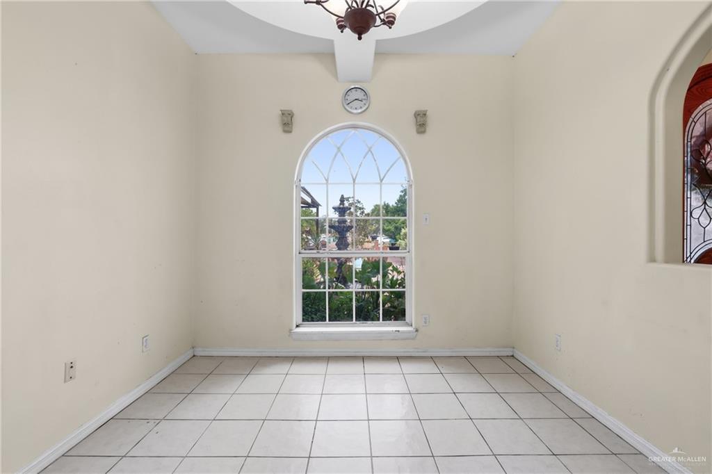 Photo 3 of 3507 Mockingbird Avenue