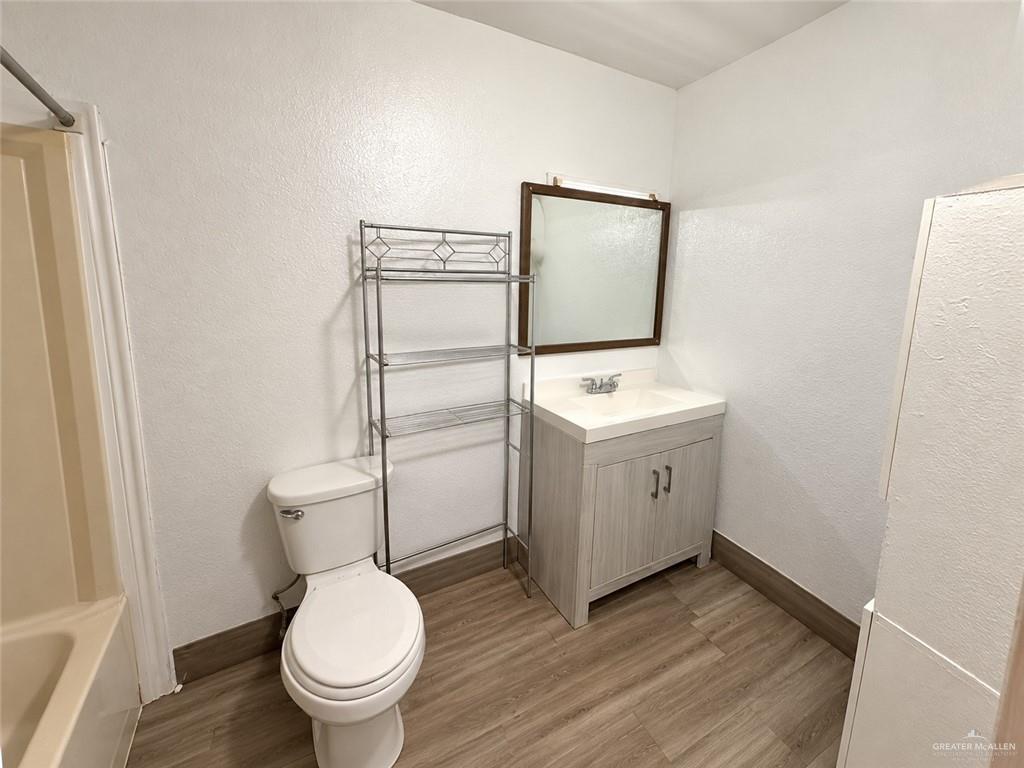 Photo 8 of 2606 Lissner Avenue