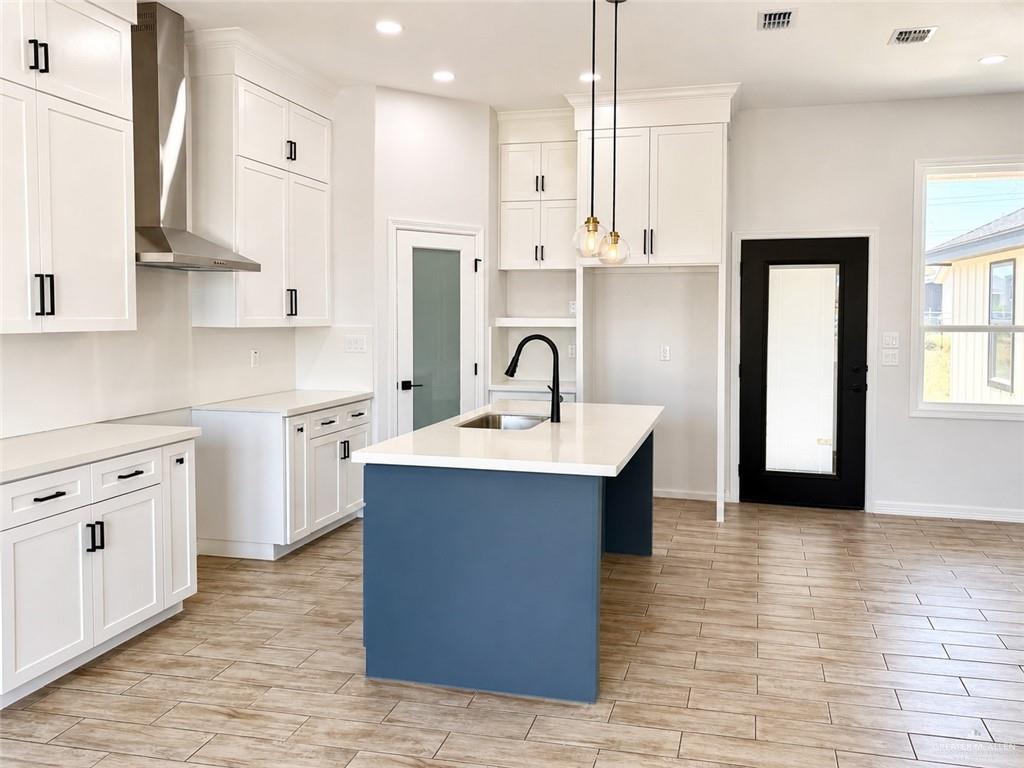 Photo 2 of 217 Risueno Avenue