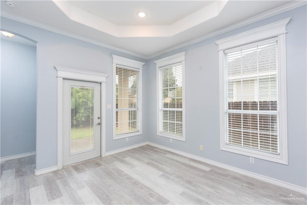 Photo 3 of 708 Excalibur Street
