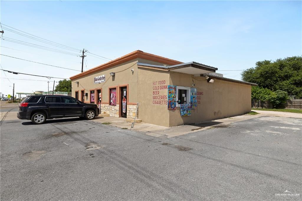 Photo 2 of 905 7th Street