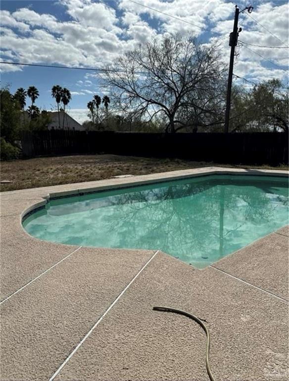 Photo 7 of 3020 Floresta Street