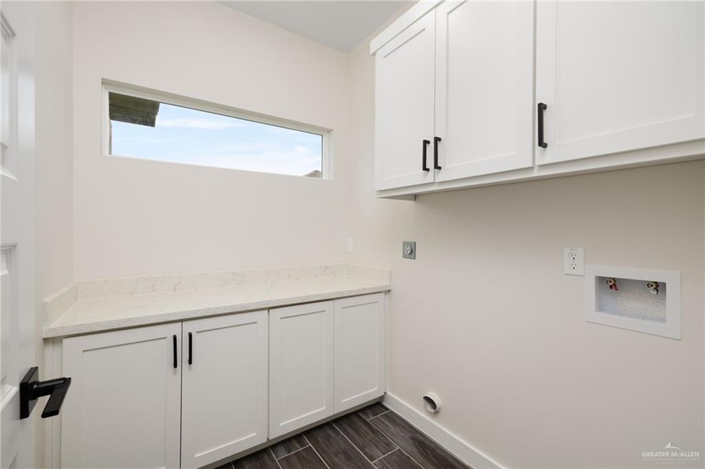Photo 15 of 2907 Dhalia Drive