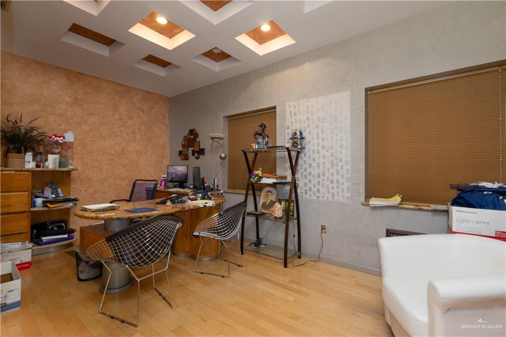 Photo 12 of 2721 Fountain Plaza Boulevard #Suite A