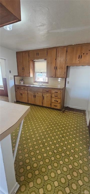 Photo 3 of 725 Westway Avenue