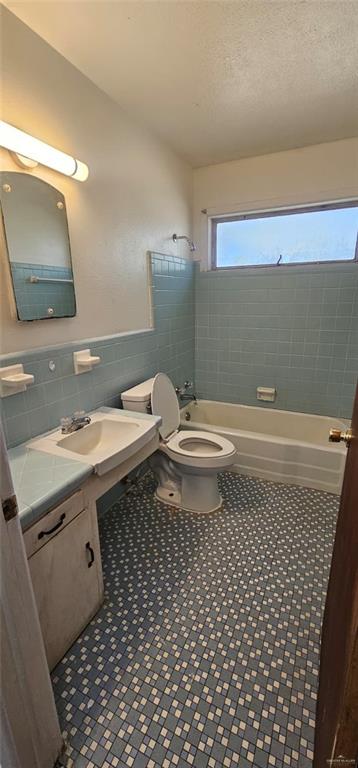 Photo 4 of 725 Westway Avenue