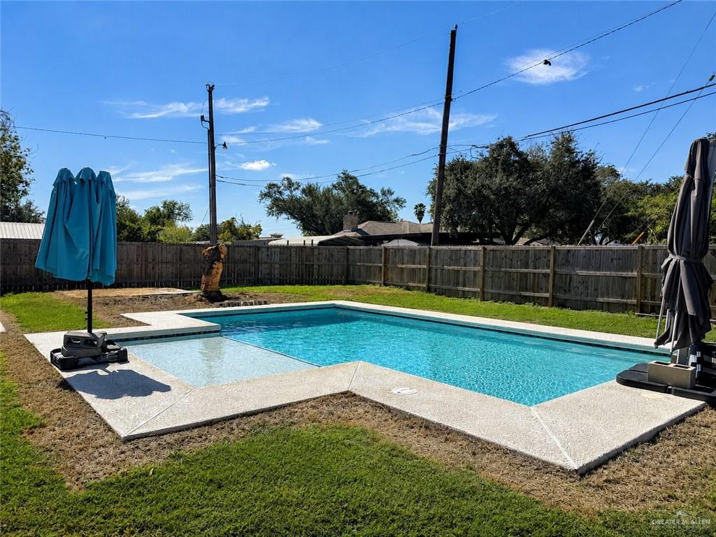 Photo 23 of 408 Violet Street
