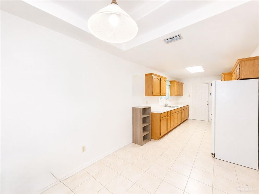 Photo 8 of 732 Huisache Street